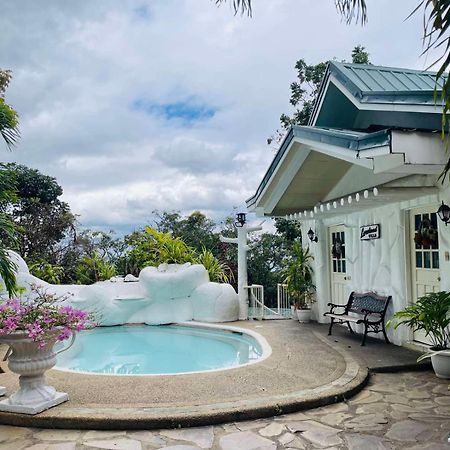 Loreland Farm Resort Antipolo Exterior photo