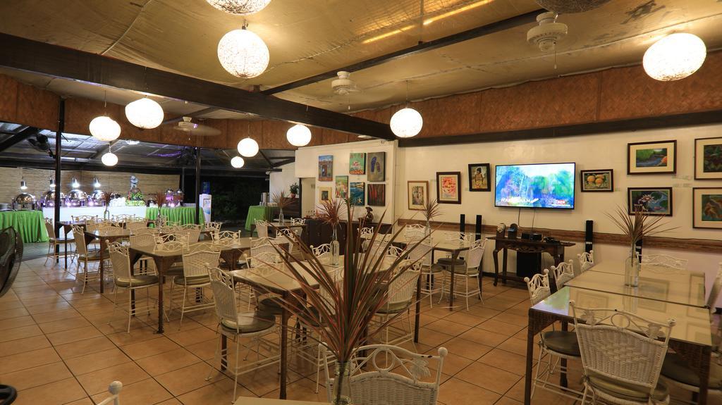 Loreland Farm Resort Antipolo Exterior photo